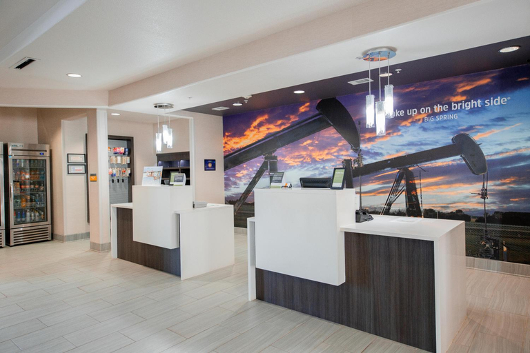 Public Area 2, La Quinta Inn & Suites by Wyndham Big Spring, Howard
