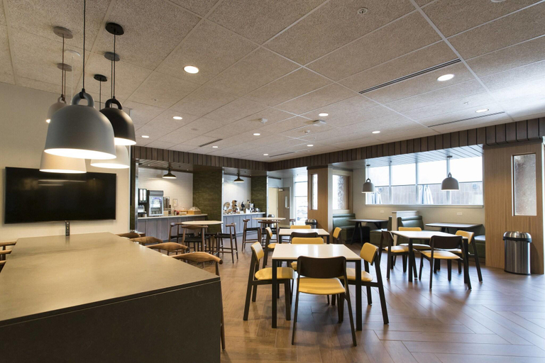 Food & Drinks 5, Fairfield Inn & Suites Philadelphia Valley Forge, Chester