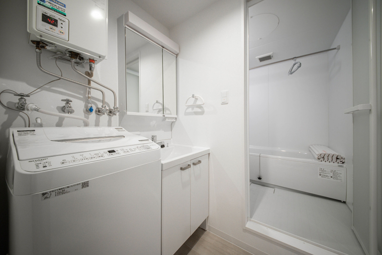 Bathroom 4, Astral 103, Asahikawa
