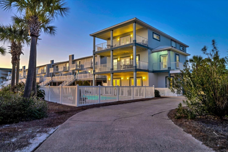 Exterior & Views 2, 3 Generations Beach House, Walton