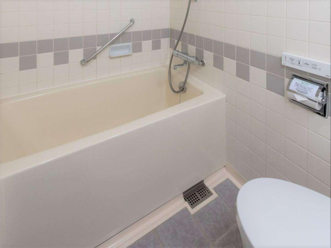 Bathroom 7