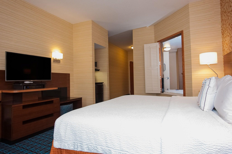 Bedroom 3, Comfort Inn & Suites Akron South, Summit