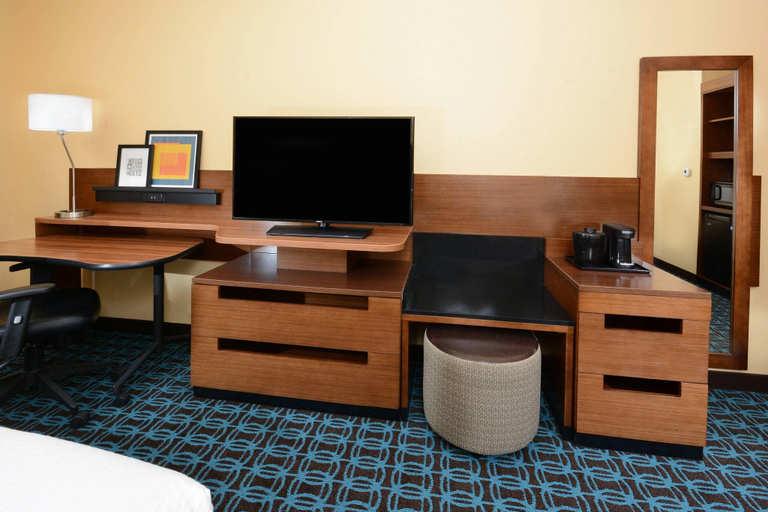 Bedroom 3, Fairfield Inn & Suites by Marriott Raleigh Capital, Wake