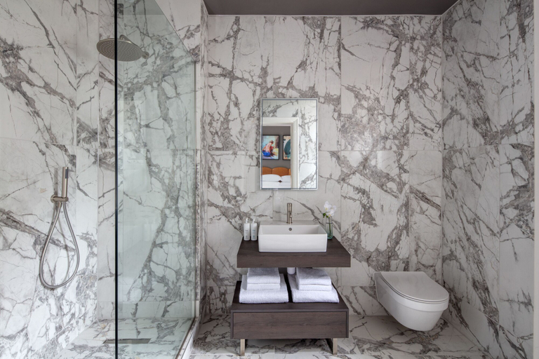 Bathroom 4, The Scott, Edinburgh