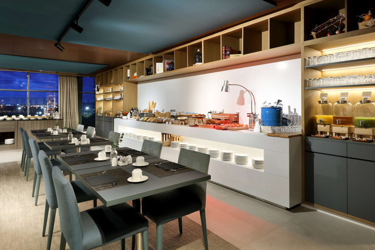 Food & Drinks 4, Hyatt Regency Barcelona Tower, Barcelona