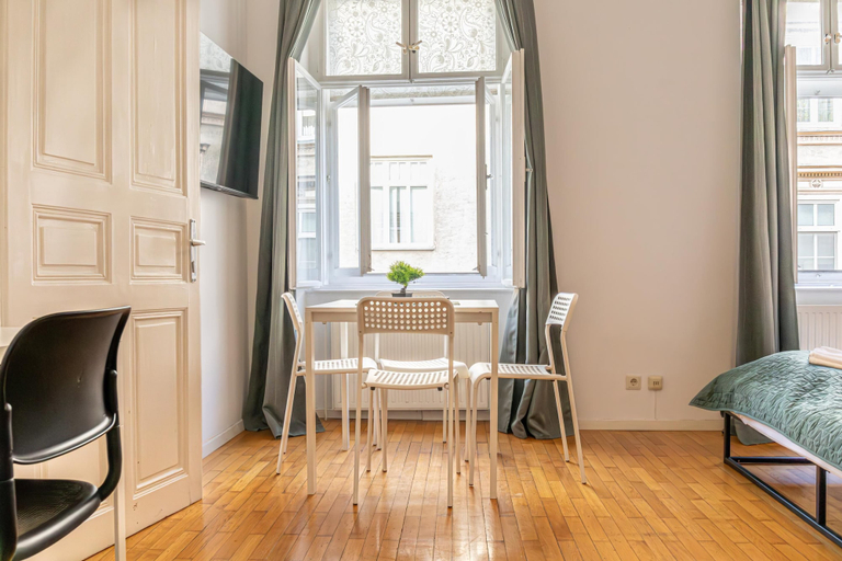Others 5, Friendly 2BR Apt- Near Rennweg, Wien