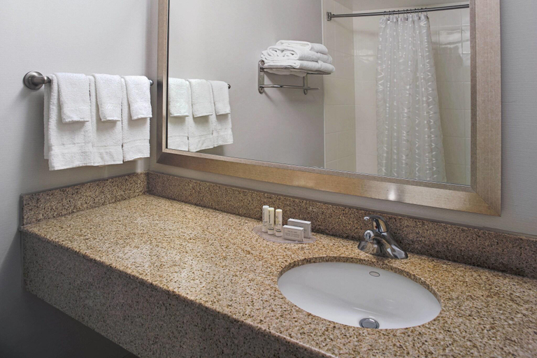 Bathroom 4, SpringHill Suites Virginia Beach Oceanfront, Virginia Beach