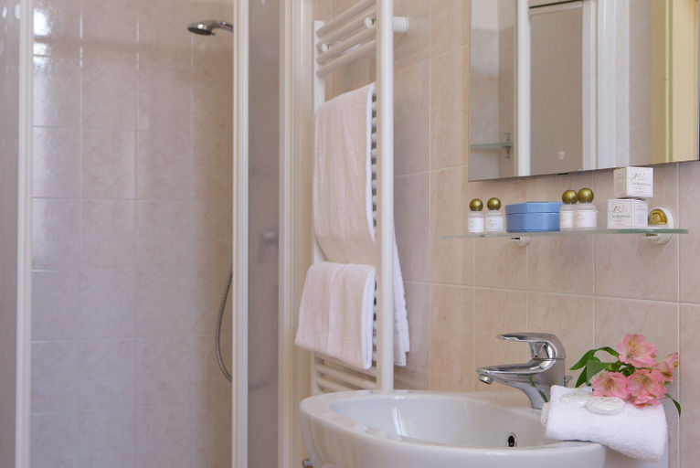 Bathroom 3, Hotel La Residenza, Venezia