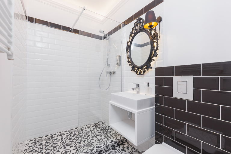 Bathroom 3, Traveler's Best- Old Town Guesthouse, Kraków City