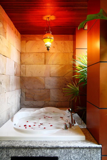Bathroom 11