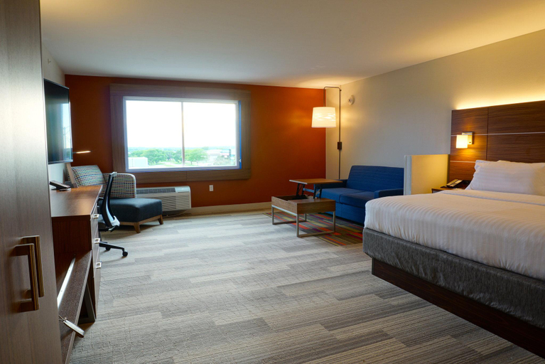 Bedroom 24