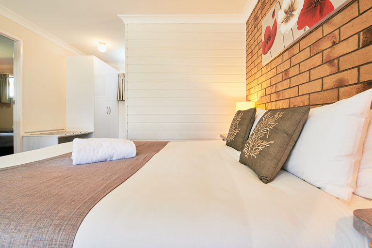 Bedroom 3, Ruthven Street Motor Inn, Toowoomba - Central