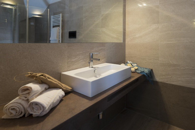 Bathroom 6
