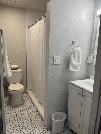 Bathroom 4, Arizona 9 Motor Hotel, Coconino
