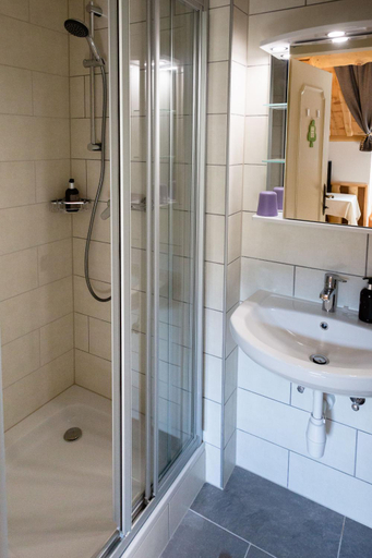 Bathroom 3, Kaiserhof, Neunkirchen
