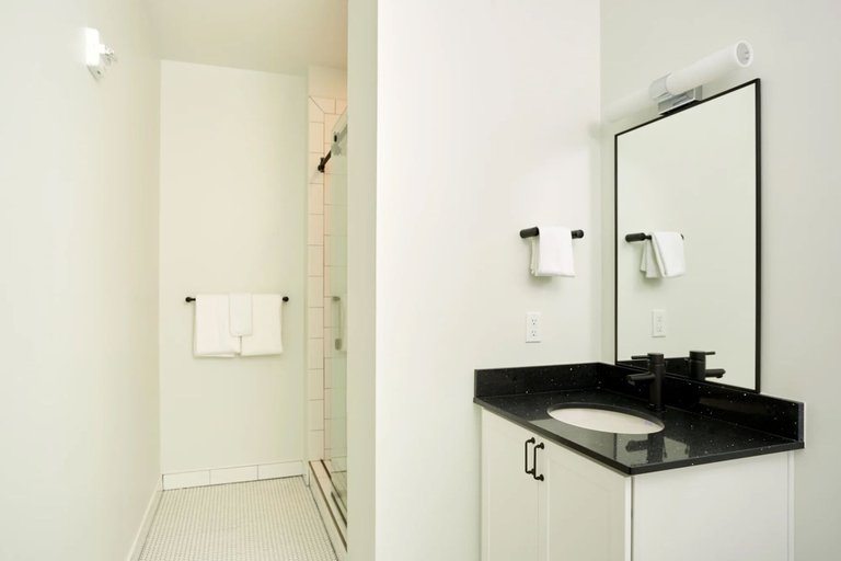 Bathroom 3, Roami at Canal Quarters, Orleans