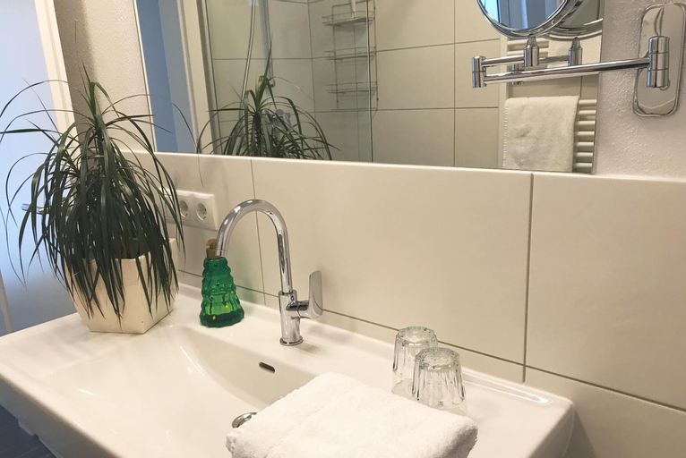 Bathroom 18