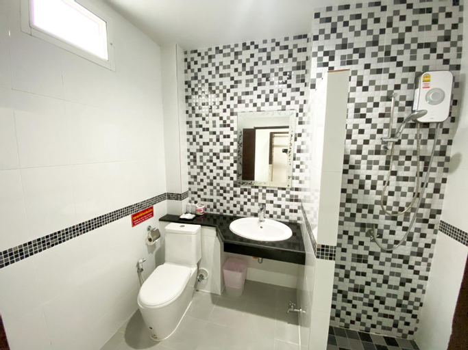 Bathroom 4