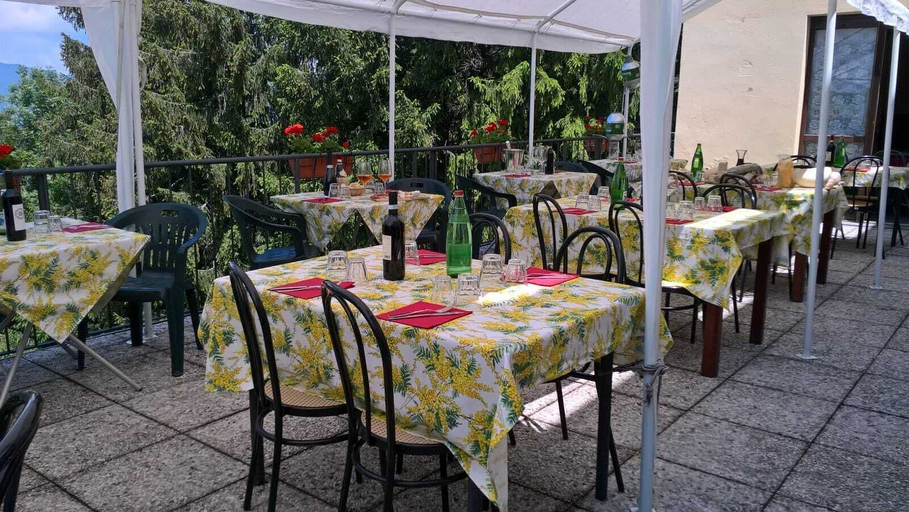 Food & Drinks