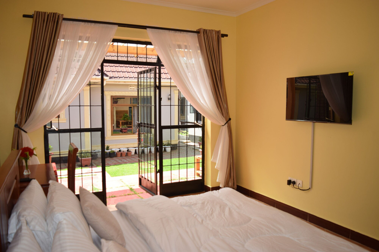 Others 4, Tonga's Place, Arusha Urban