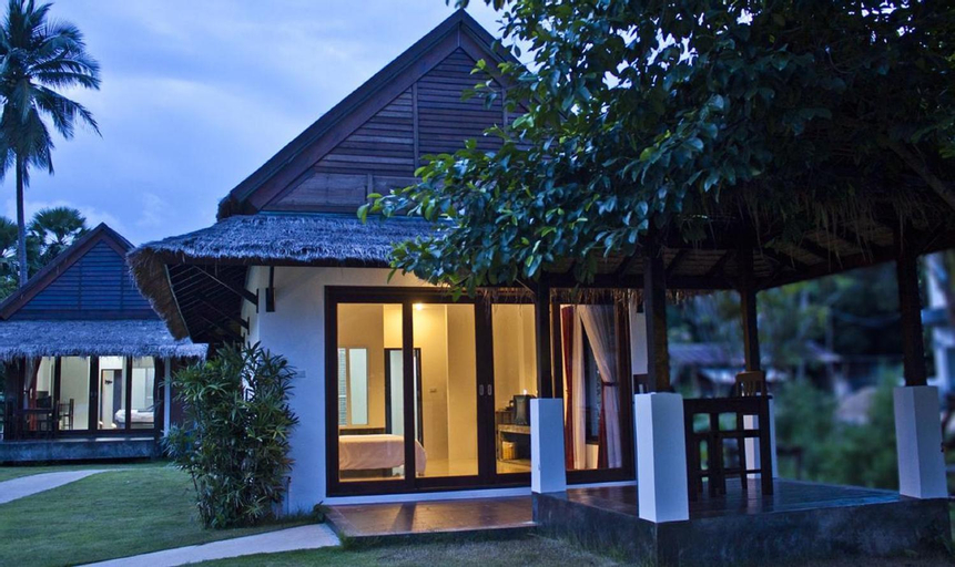 Exterior 11