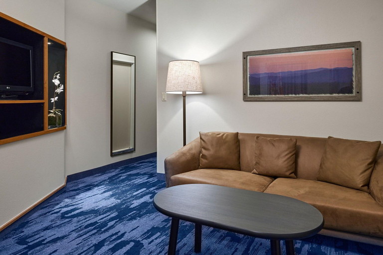 Bedroom 4, Fairfield Inn & Suites Burlington (WA), Skagit