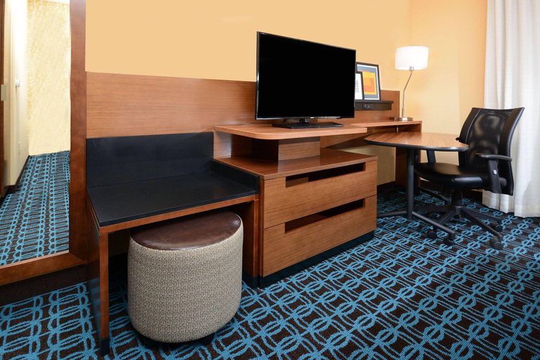 Bedroom 3, Fairfield Inn & Suites by Marriott Raleigh Capital, Wake