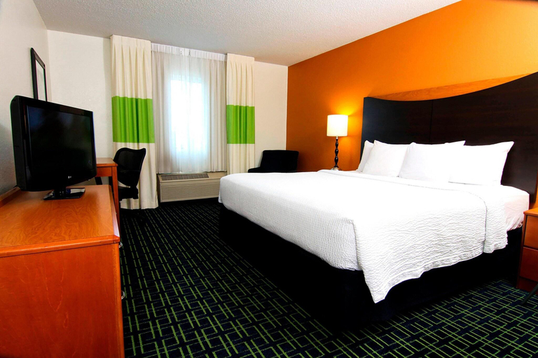 Bedroom 3, Fairfield Inn & Suites Minneapolis Burnsville, Dakota