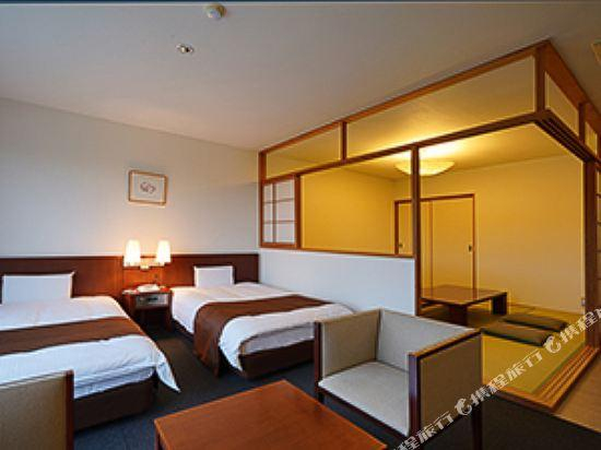 Others 2, Menard Aoyama Resort: Wafukan Utatsu, Iga