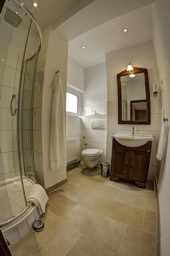 Bathroom 9