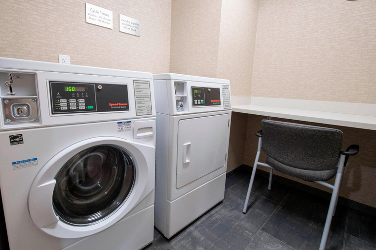 Bathroom 4, Courtyard by Marriott Atlanta Alpharetta/Avalon Area, Fulton
