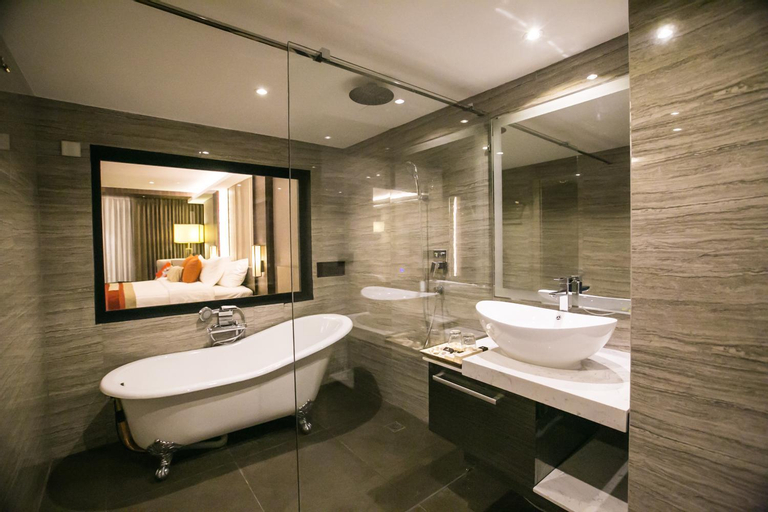 Bathroom 9