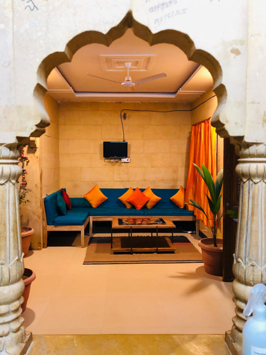 Public Area 2, Jaisalmer Hostel Crowd, Jaisalmer