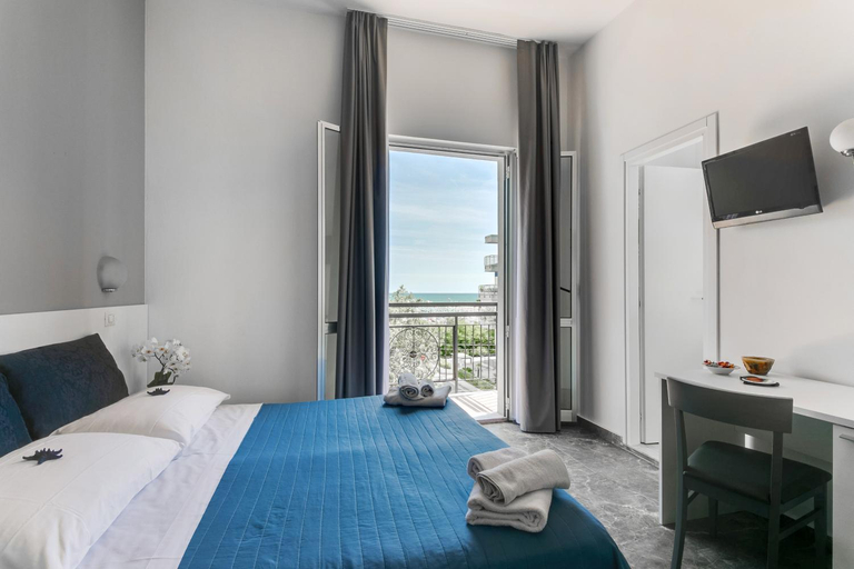 Bedroom 3, Hotel Quisisana, Rimini