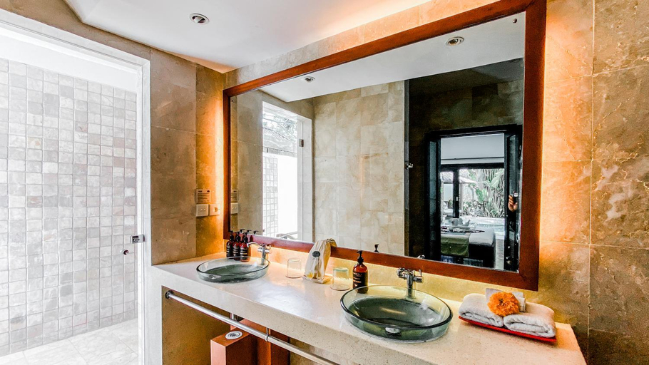 Bathroom 2, Cendani 3BR Private Pool Villa, Badung