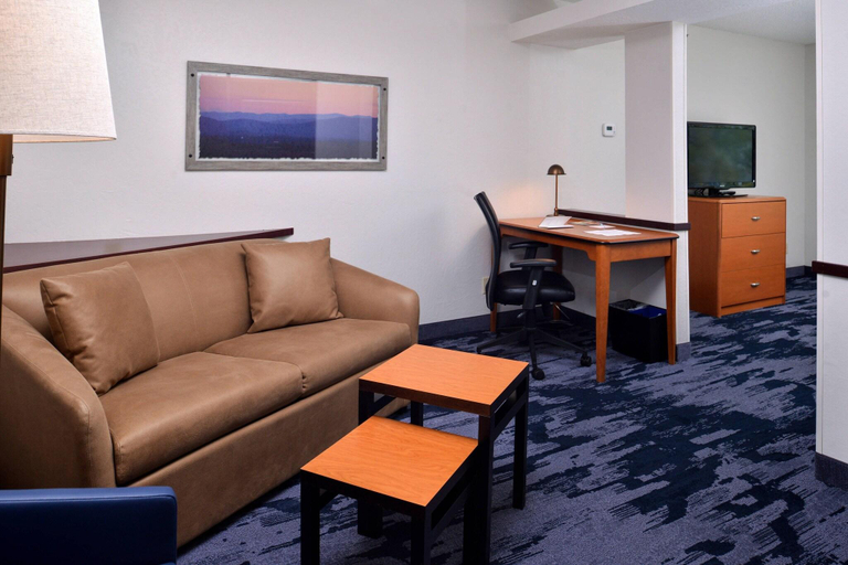 Bedroom 3, Fairfield Inn Suites Beloit, Rock