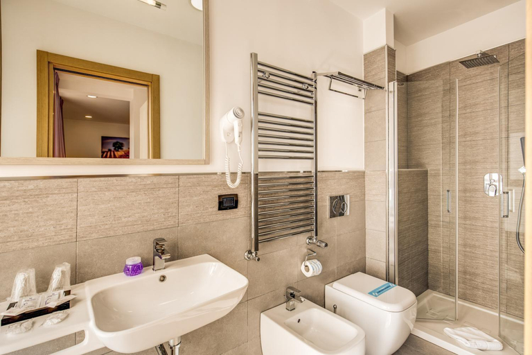 Bathroom 5, Ginevra Palace Hotel, Rome