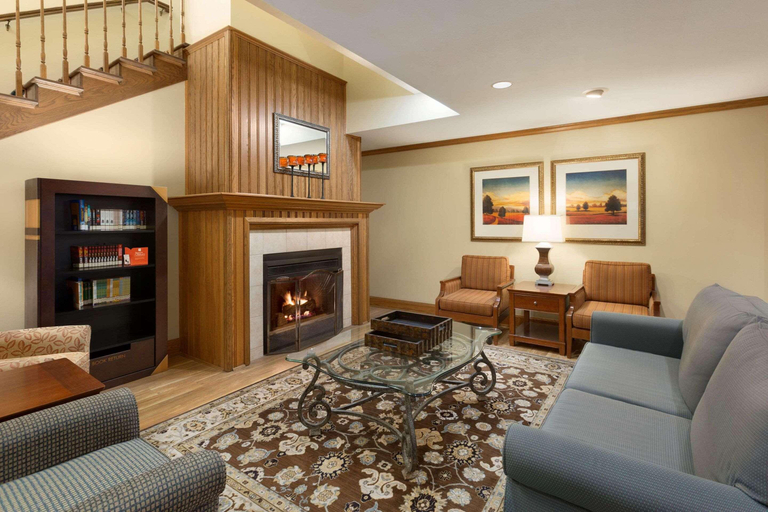 Public Area 2, Willow Inn Suites Rochester, Olmsted