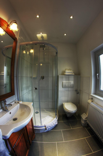 Bathroom 8
