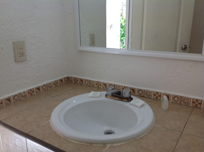 Bathroom, Hotel Condominios Jaroje, Dist. Pochutla