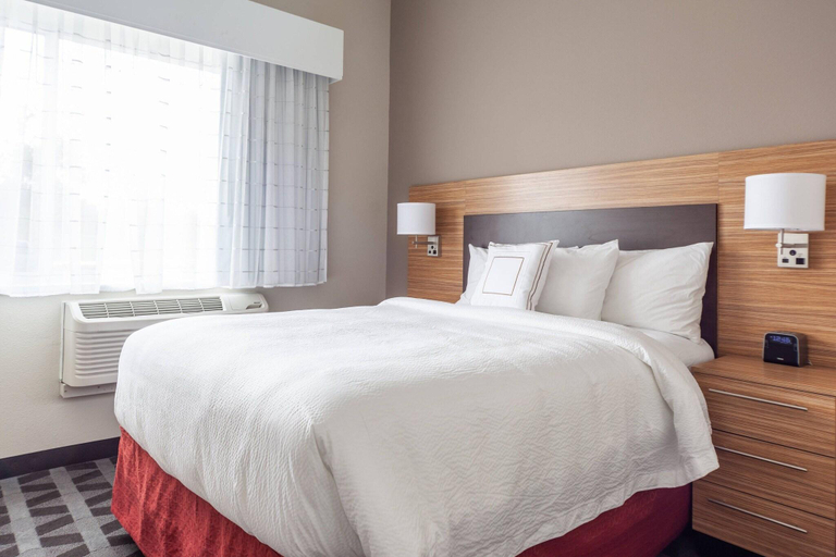 Bedroom 3, TownePlace Suites by Marriott Front Royal, Warren