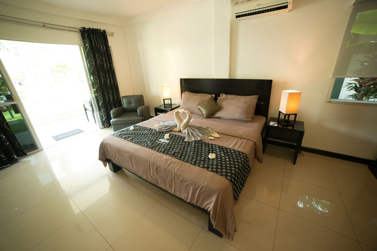 Bedroom 2, Alona Royal Palm Resort, Panglao