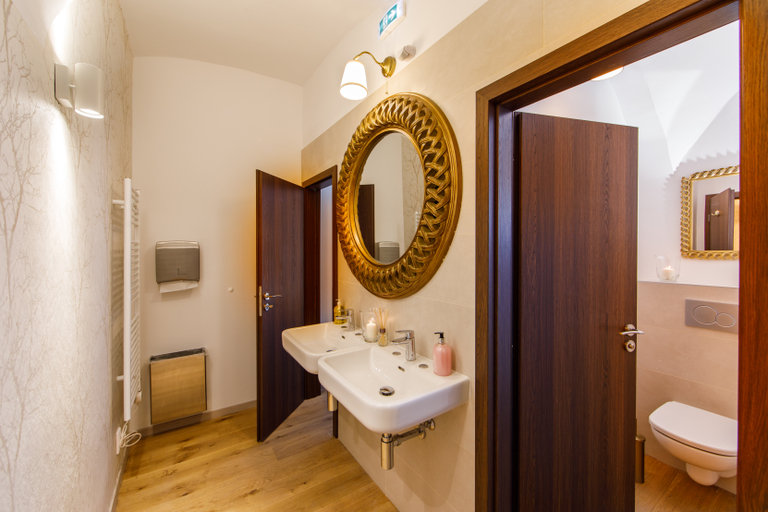Bathroom, BEIGLI Hotel & Garden, Bratislava I