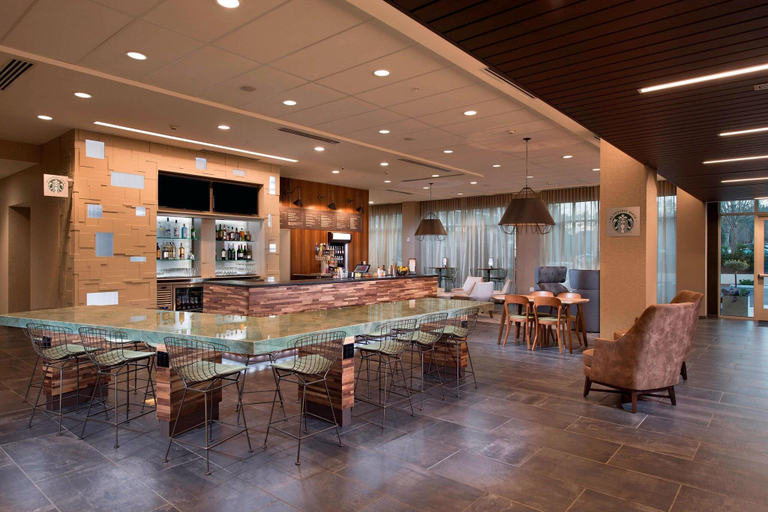Food & Drinks 5, Courtyard by Marriott Atlanta Alpharetta/Avalon Area, Fulton