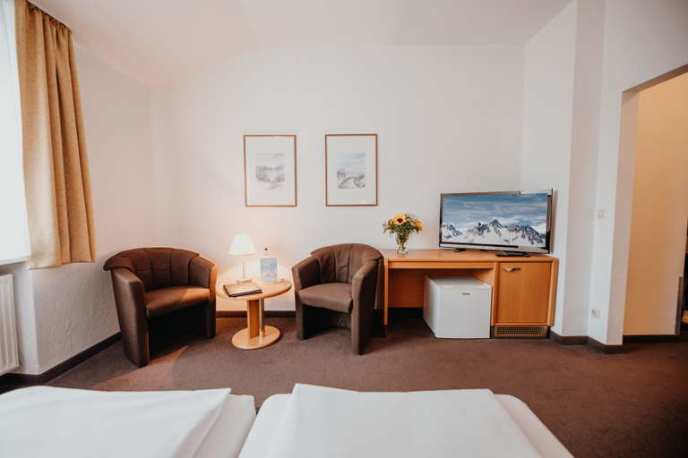 Bedroom 5, Sonnenhotel Hoher Hahn, Erzgebirgskreis