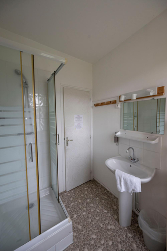Bathroom 3, Hotel Les Flocons, Alpes-de-Haute-Provence