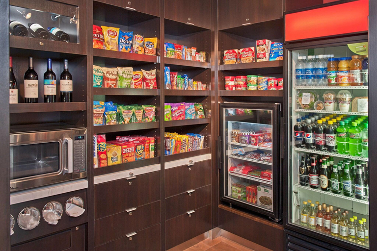 Food & Drinks 5, Courtyard By Marriott Greensboro, Guilford