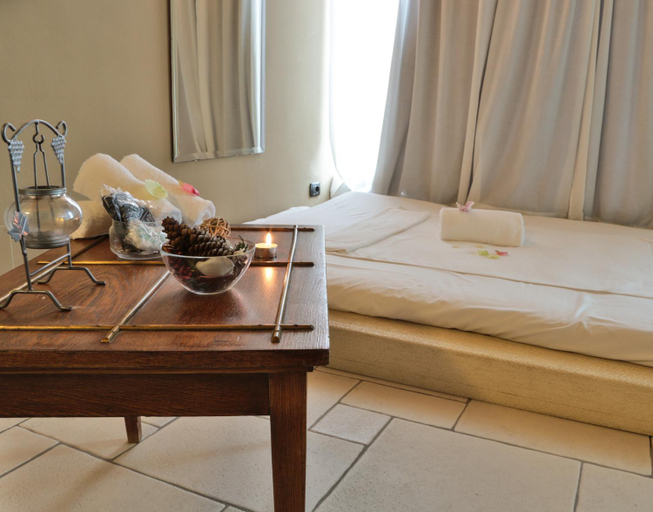 Bedroom 3, Golf Hotel Campiglio, Trento