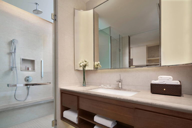 Bathroom 5, The OCT Harbour Shenzhen - Marriott Executive APT, Shenzhen