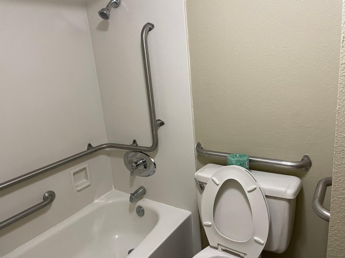 Bathroom 4